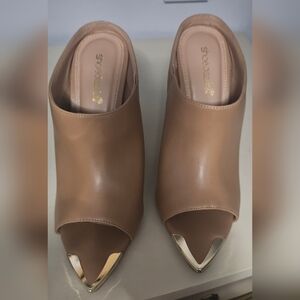 Short half heel boots